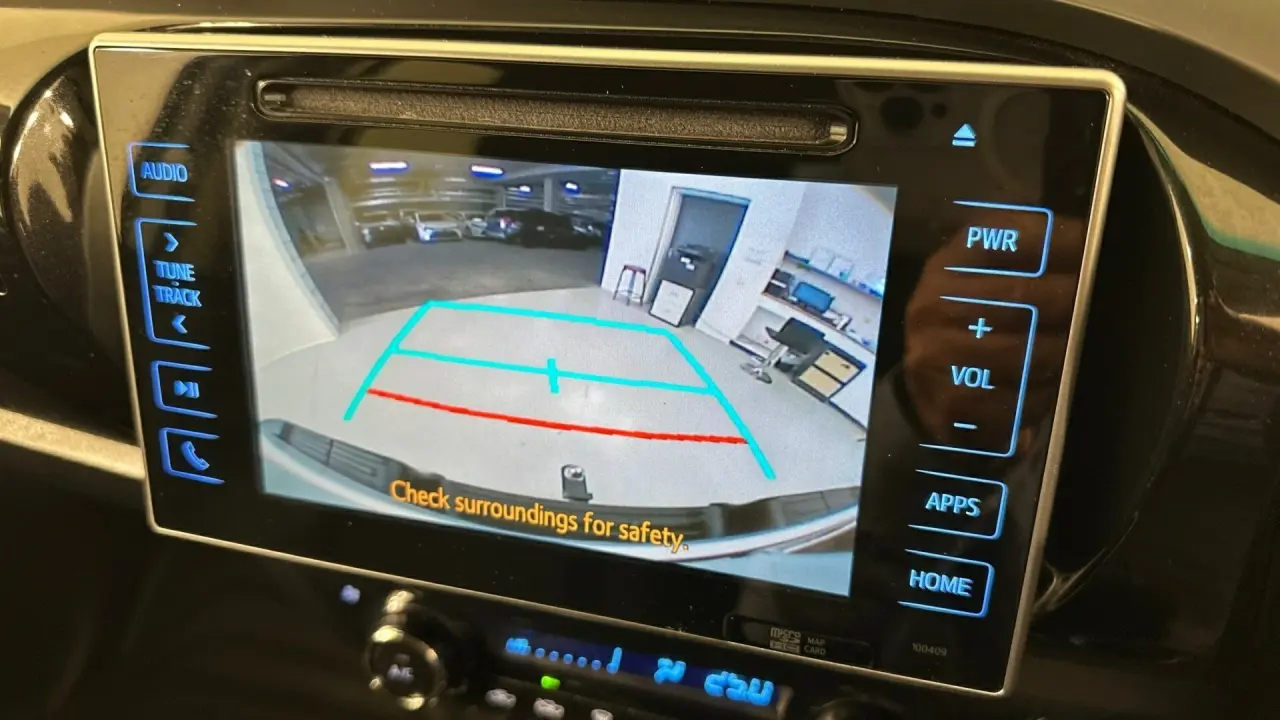 2018 Toyota Hilux Gallery Image 13