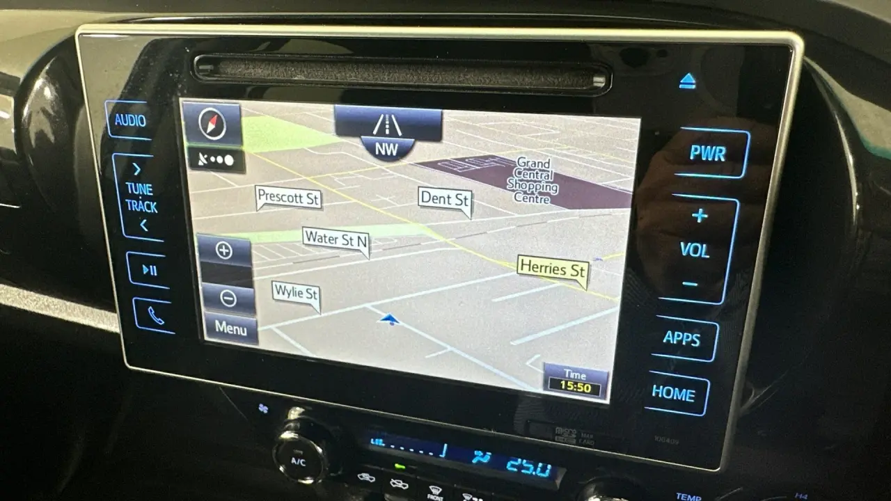 2018 Toyota Hilux Gallery Image 14