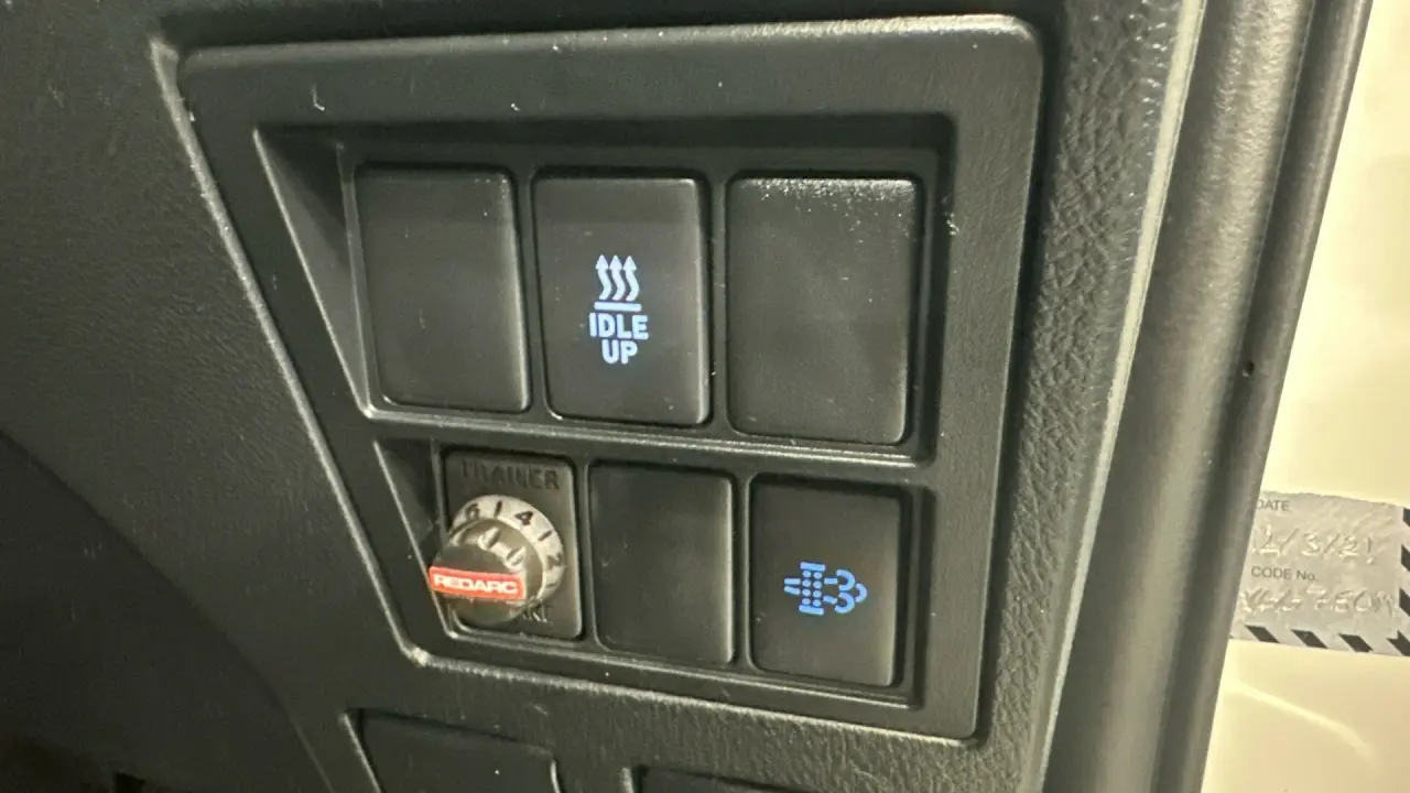 2018 Toyota Hilux Gallery Image 16