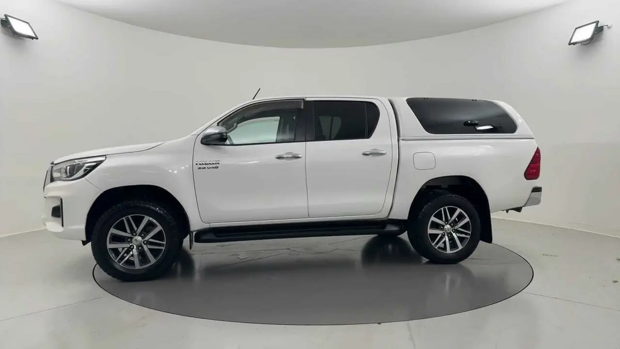 2018 Toyota Hilux Gallery Image 2