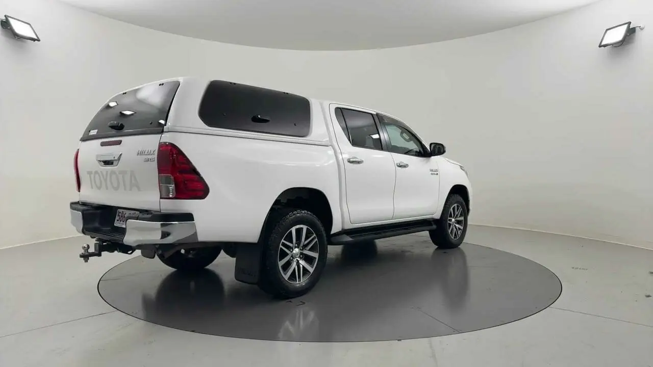 2018 Toyota Hilux Gallery Image 5