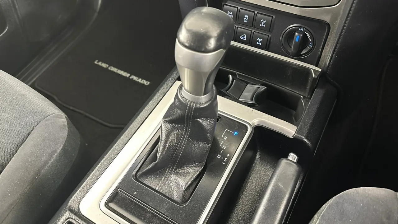 2019 Toyota Landcruiser Prado Gallery Image 14