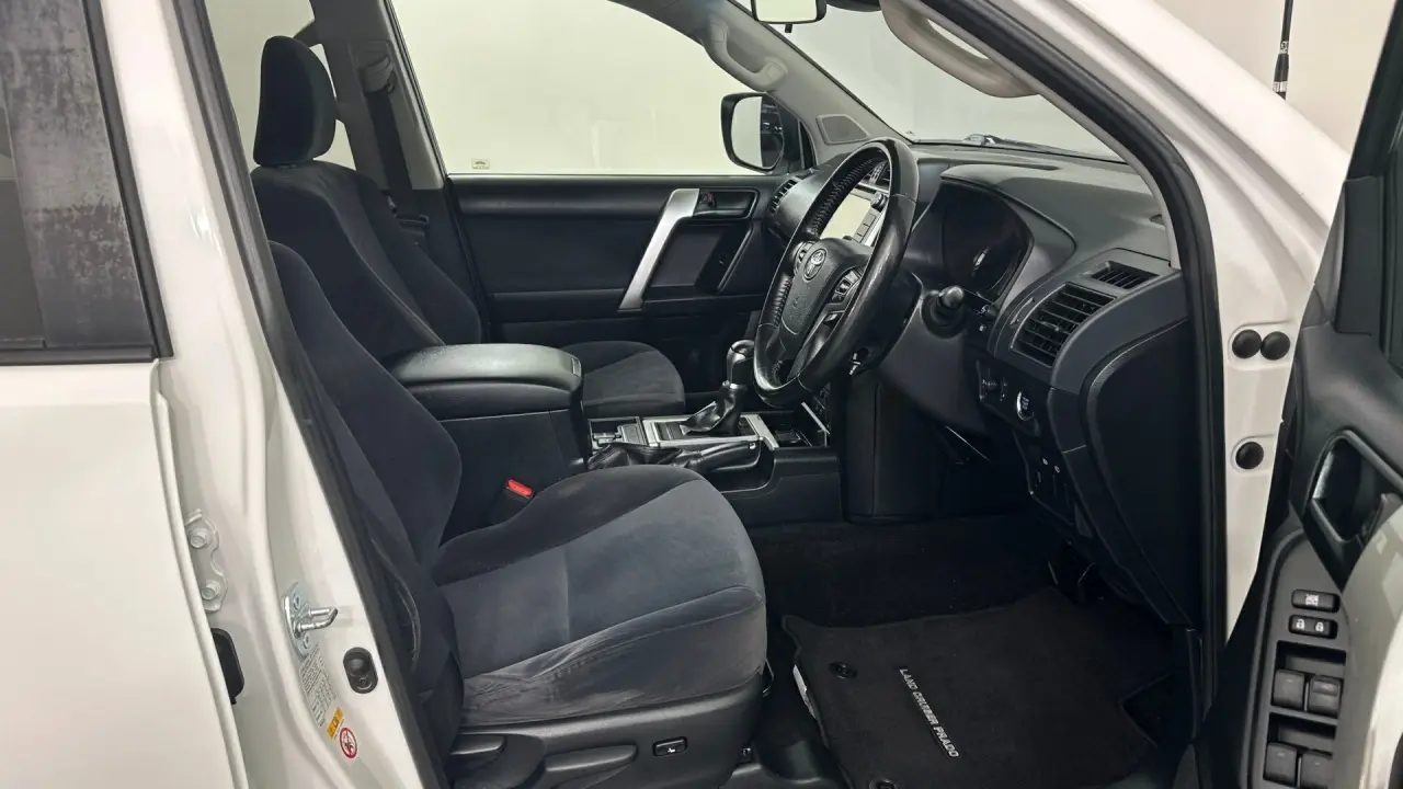 2019 Toyota Landcruiser Prado Gallery Image 15