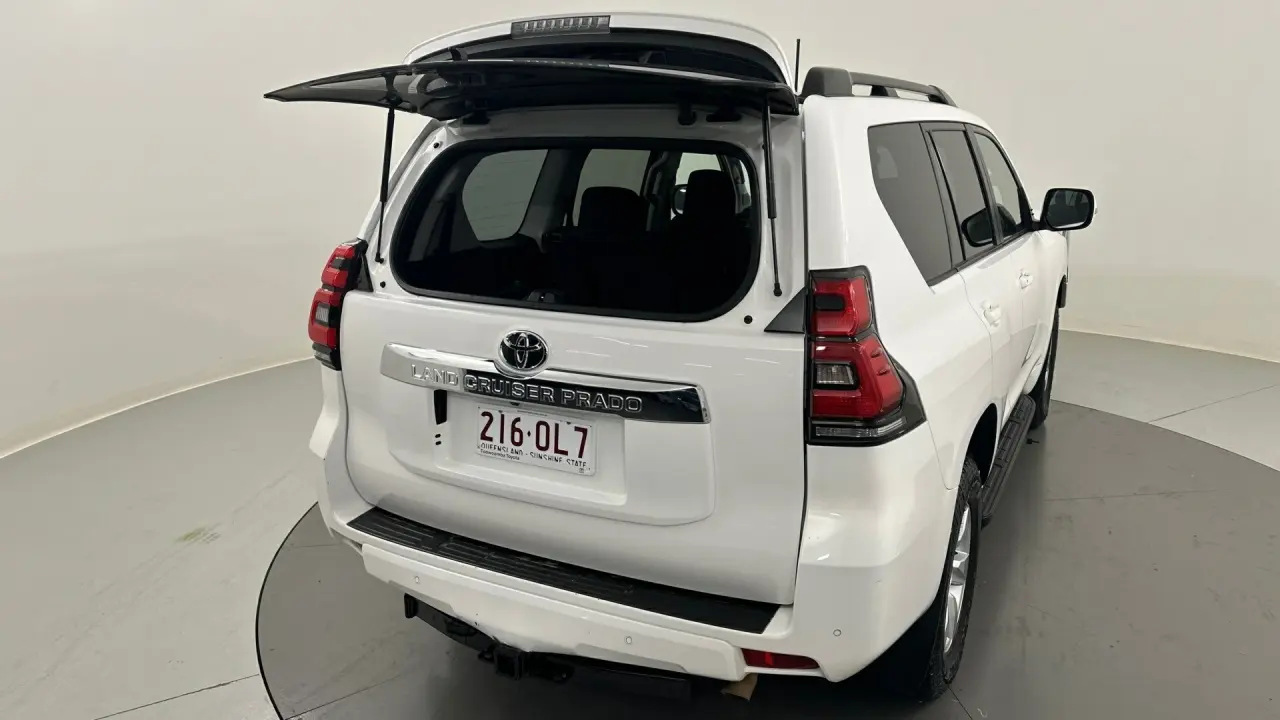 2019 Toyota Landcruiser Prado Gallery Image 19