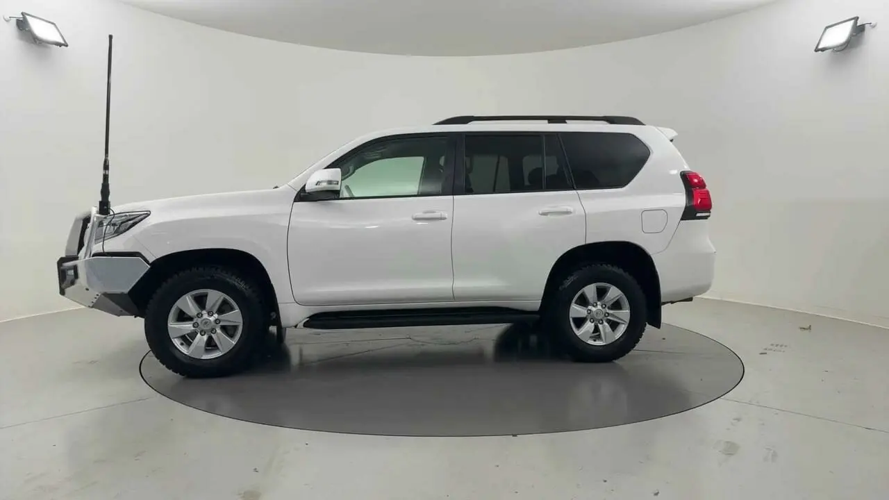 2019 Toyota Landcruiser Prado Gallery Image 2