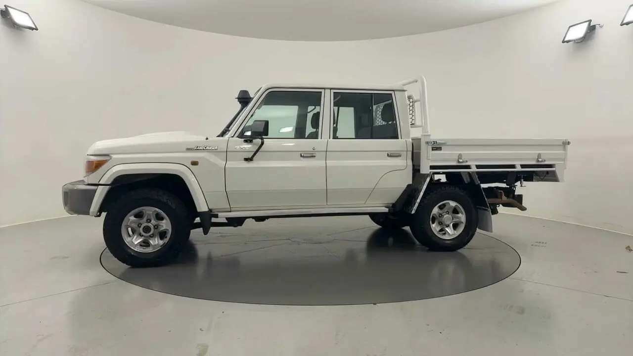 2020 Toyota Landcruiser Gallery Image 2