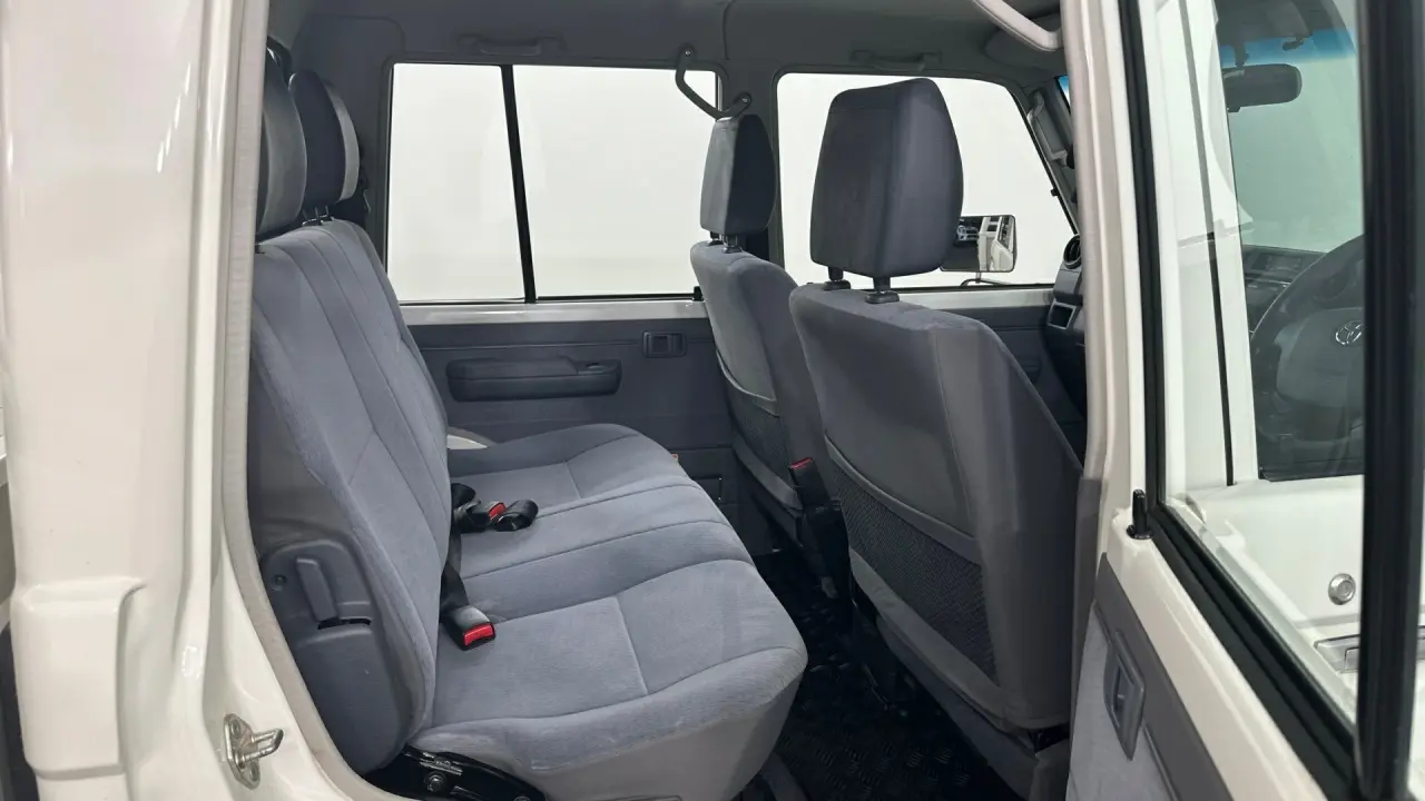 2020 Toyota Landcruiser Gallery Image 21