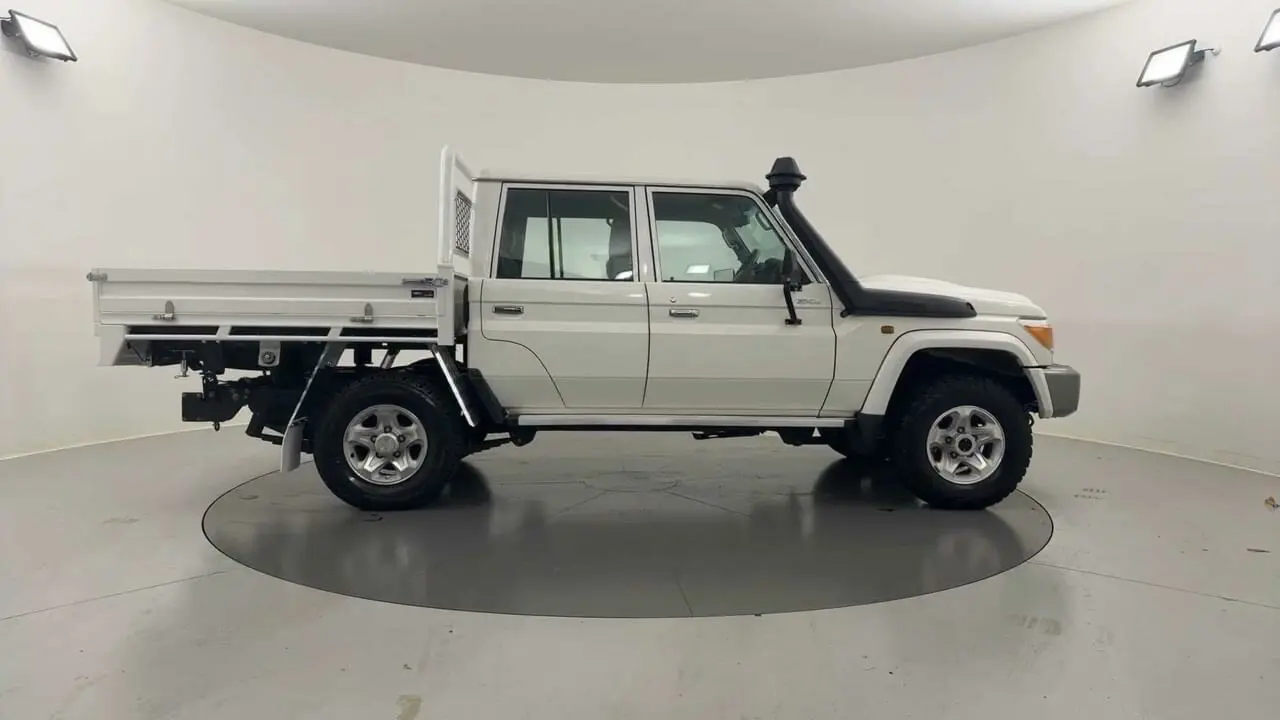 2020 Toyota Landcruiser Gallery Image 6