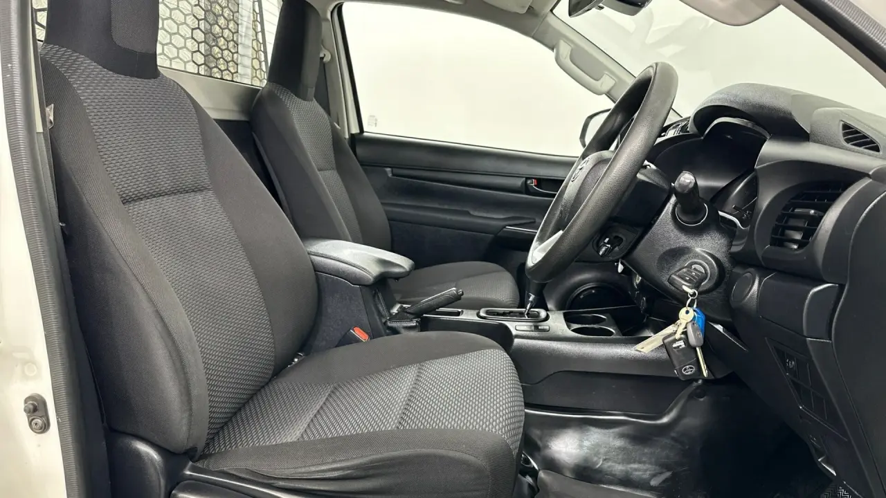 2020 Toyota Hilux Gallery Image 10