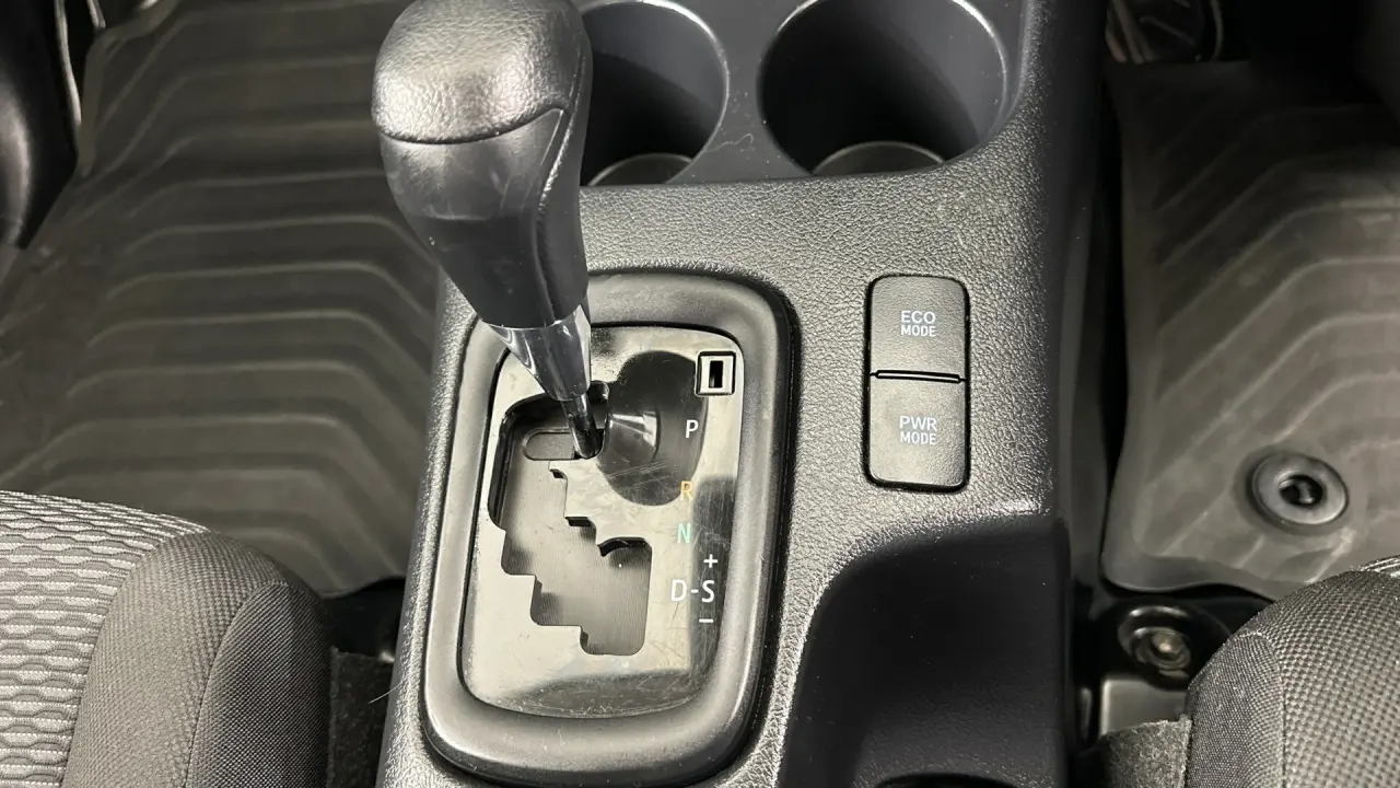 2020 Toyota Hilux Gallery Image 15