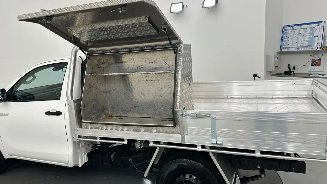 2020 Toyota Hilux Gallery Image 17