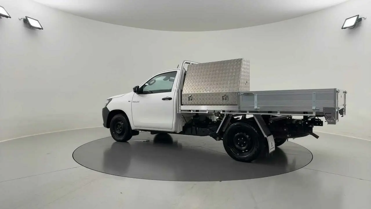 2020 Toyota Hilux Gallery Image 3
