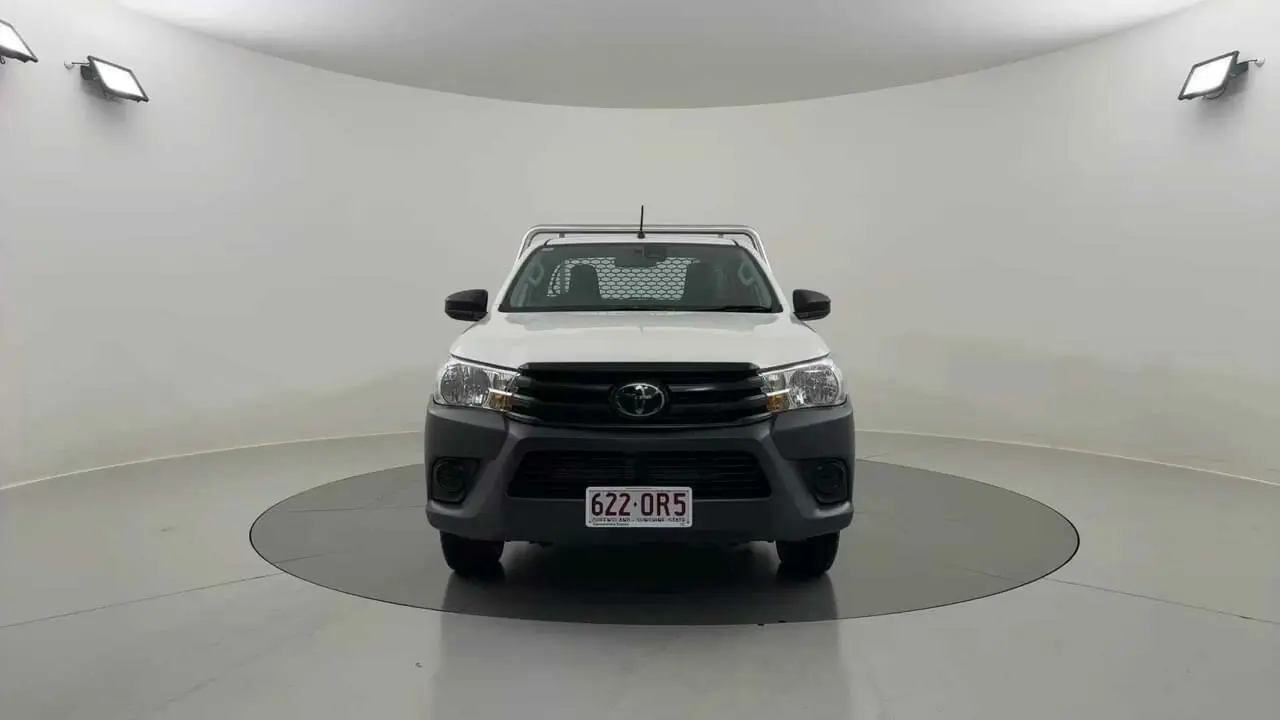 2020 Toyota Hilux Gallery Image 8