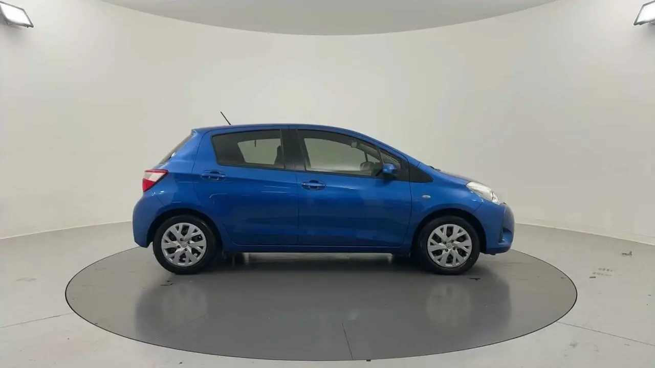 2019 Toyota Yaris Gallery Image 7