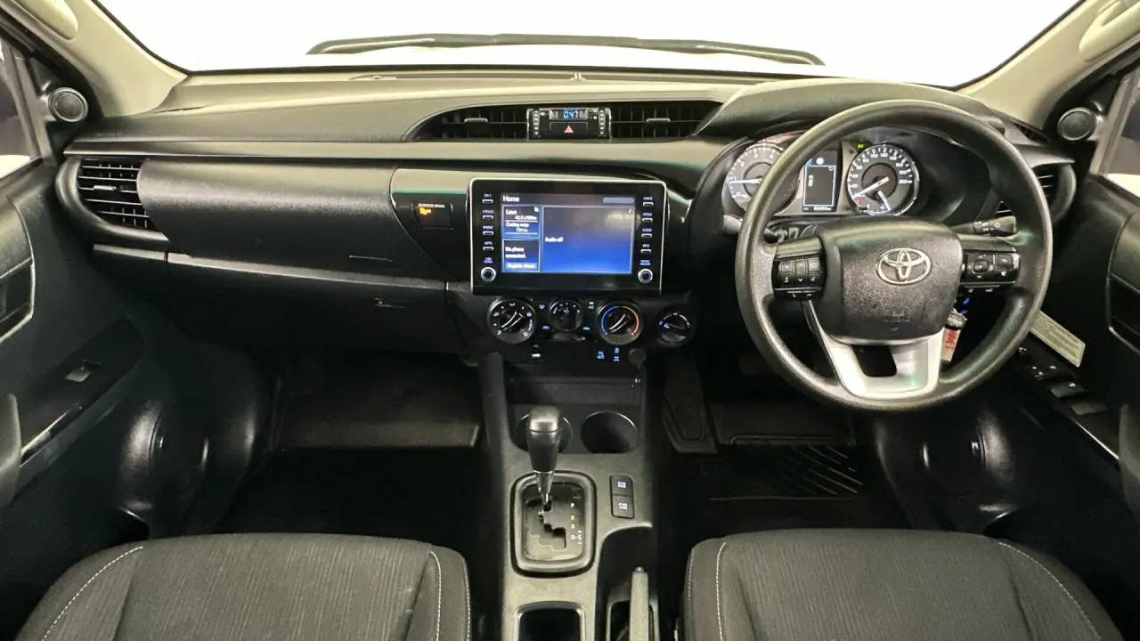 2021 Toyota Hilux Gallery Image 11