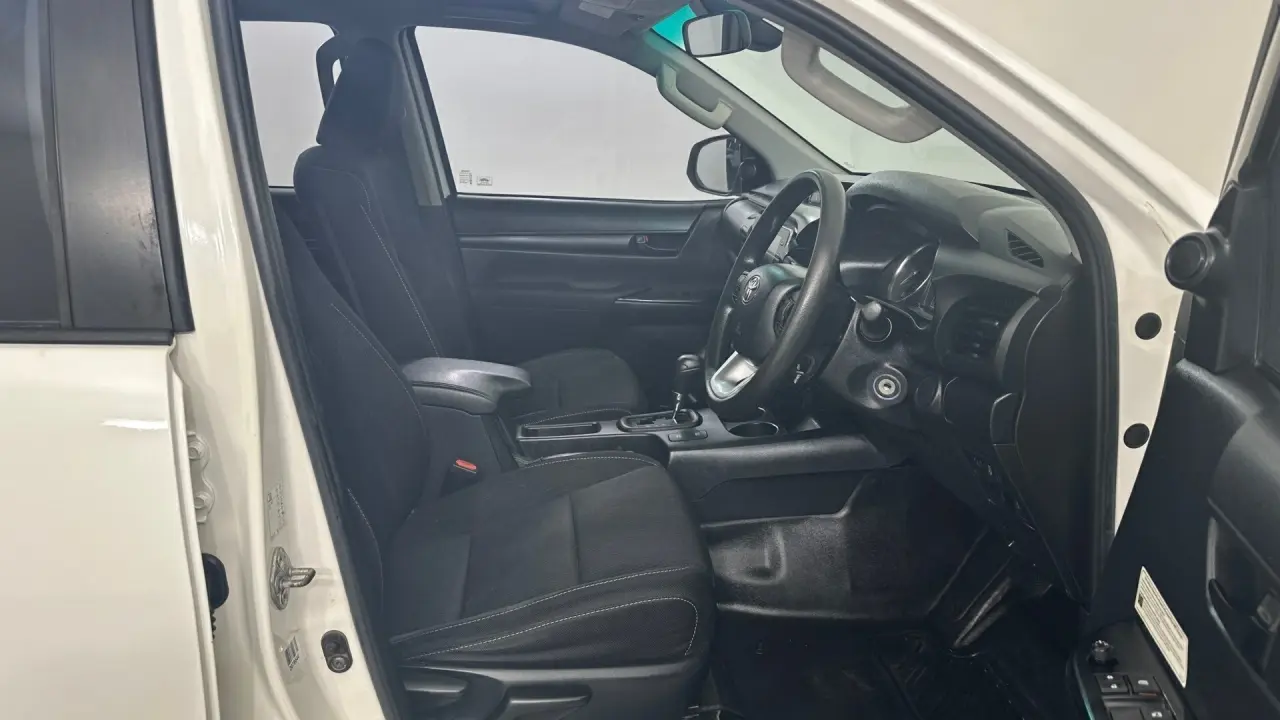 2021 Toyota Hilux Gallery Image 13