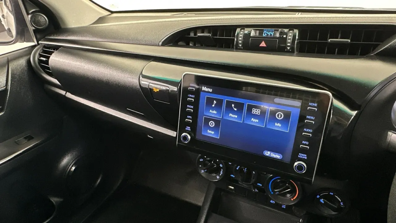 2021 Toyota Hilux Gallery Image 14