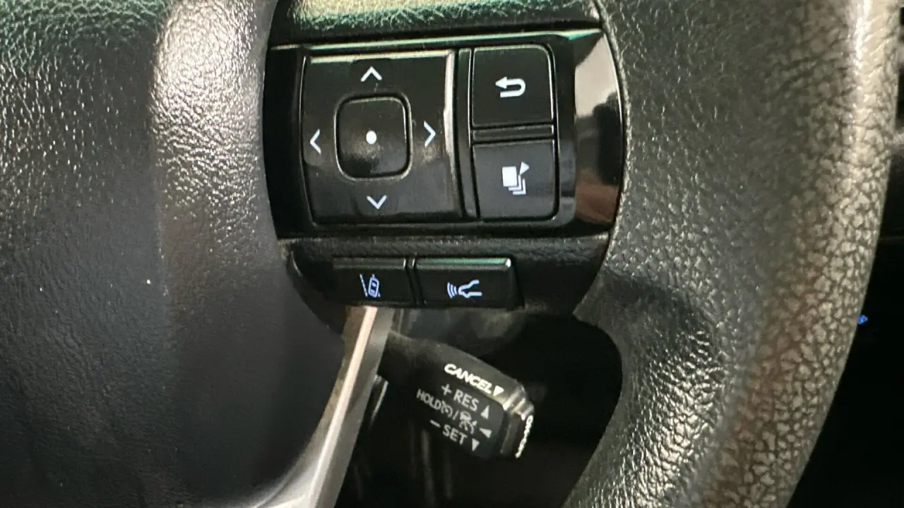 2021 Toyota Hilux Gallery Image 15