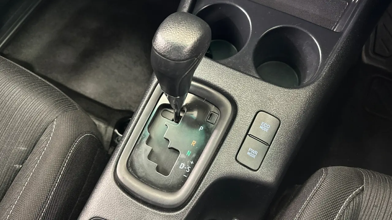 2021 Toyota Hilux Gallery Image 16