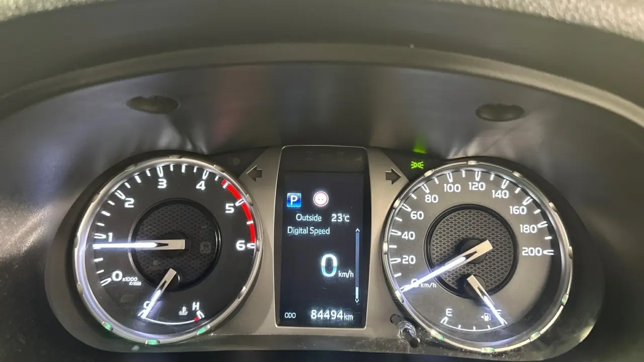 2021 Toyota Hilux Gallery Image 9