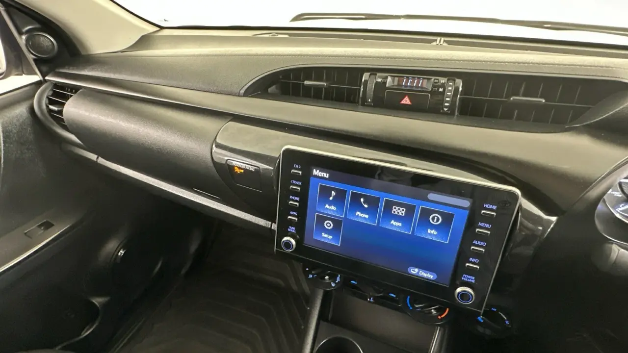2021 Toyota Hilux Gallery Image 12
