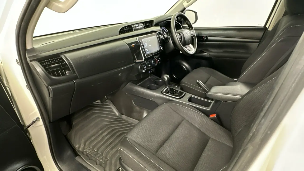 2021 Toyota Hilux Gallery Image 15
