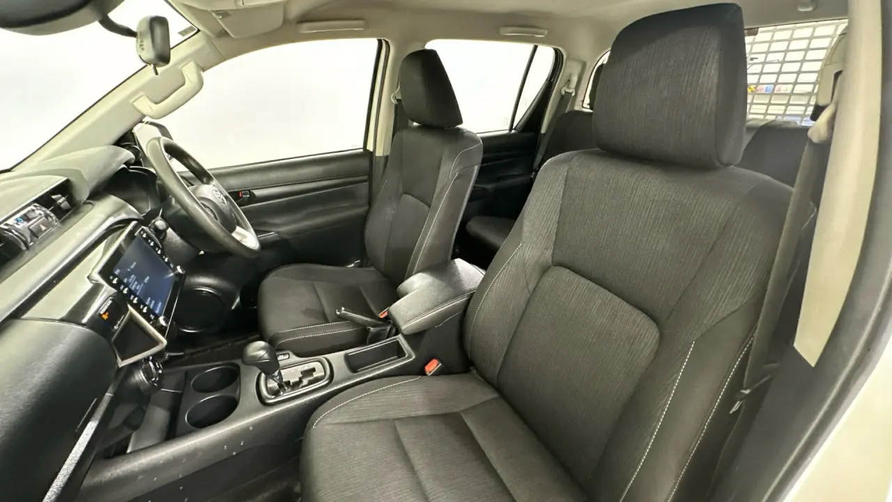 2021 Toyota Hilux Gallery Image 16