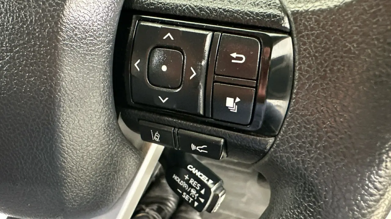 2021 Toyota Hilux Gallery Image 18