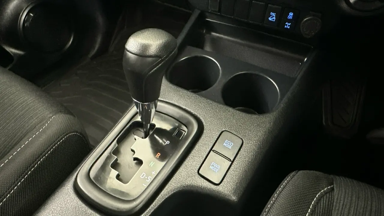 2021 Toyota Hilux Gallery Image 19