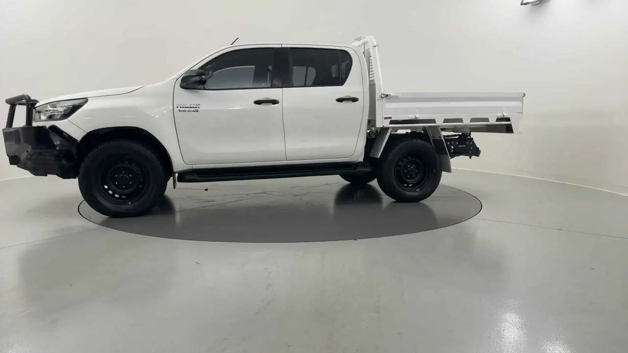 2021 Toyota Hilux Gallery Image 2