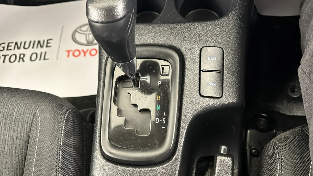 2022 Toyota Hilux Gallery Image 11