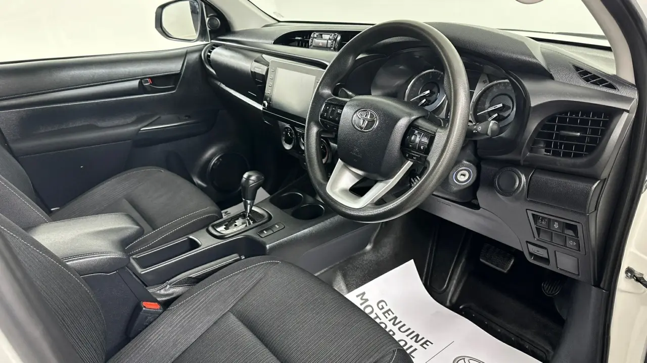 2022 Toyota Hilux Gallery Image 12