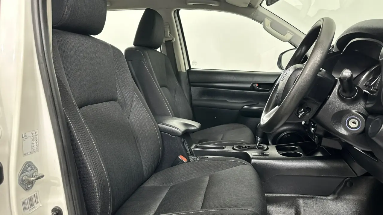 2022 Toyota Hilux Gallery Image 15