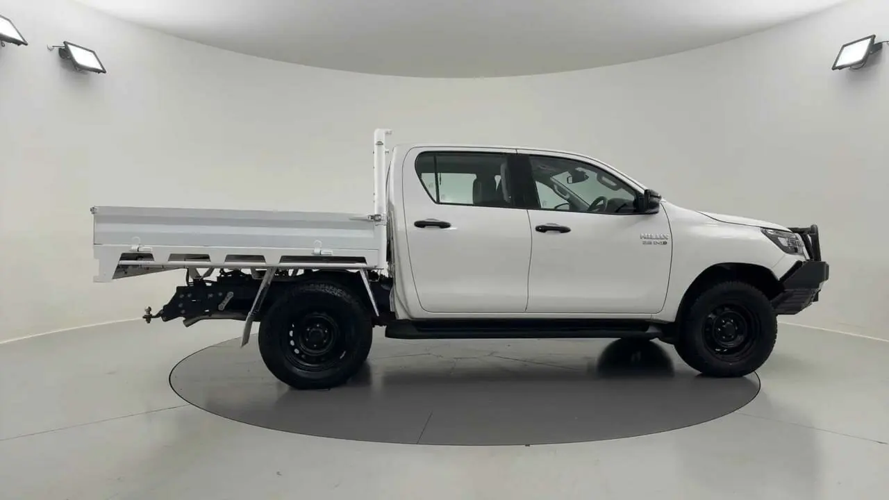 2022 Toyota Hilux Gallery Image 6