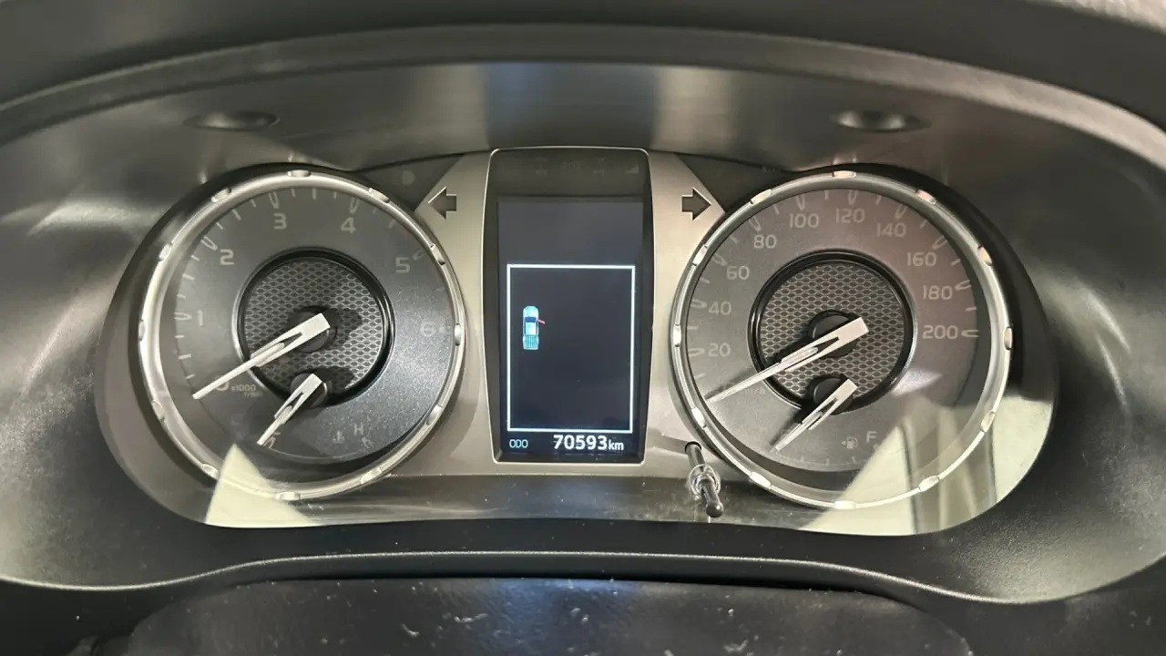 2022 Toyota Hilux Gallery Image 9