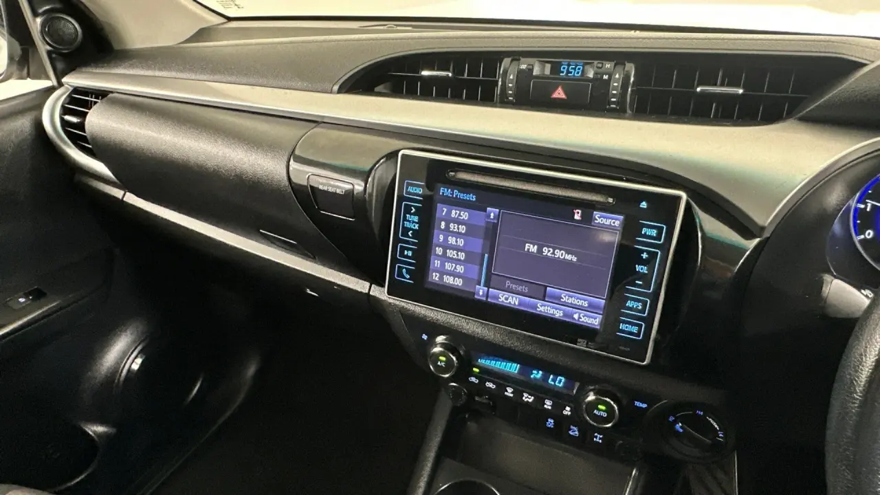 2018 Toyota Hilux Gallery Image 11