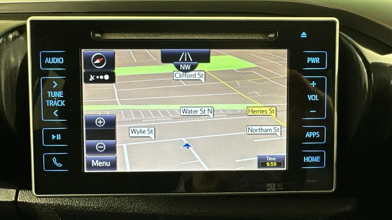 2018 Toyota Hilux Gallery Image 12