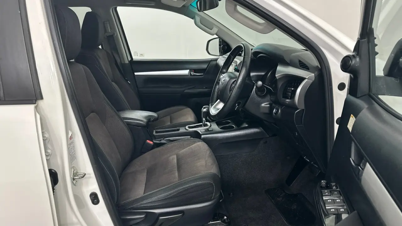2018 Toyota Hilux Gallery Image 16
