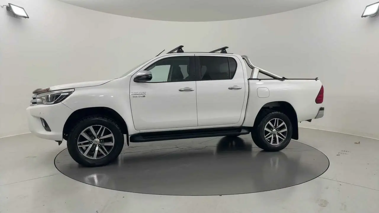 2018 Toyota Hilux Gallery Image 2