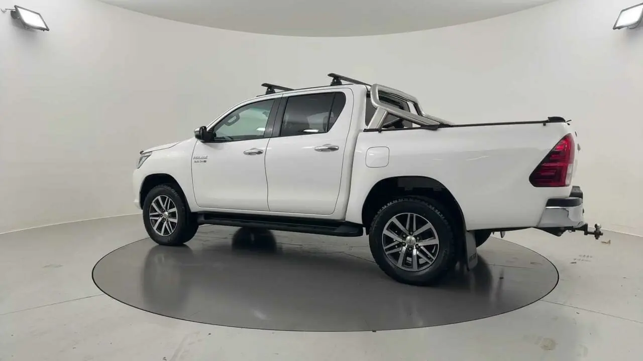 2018 Toyota Hilux Gallery Image 3