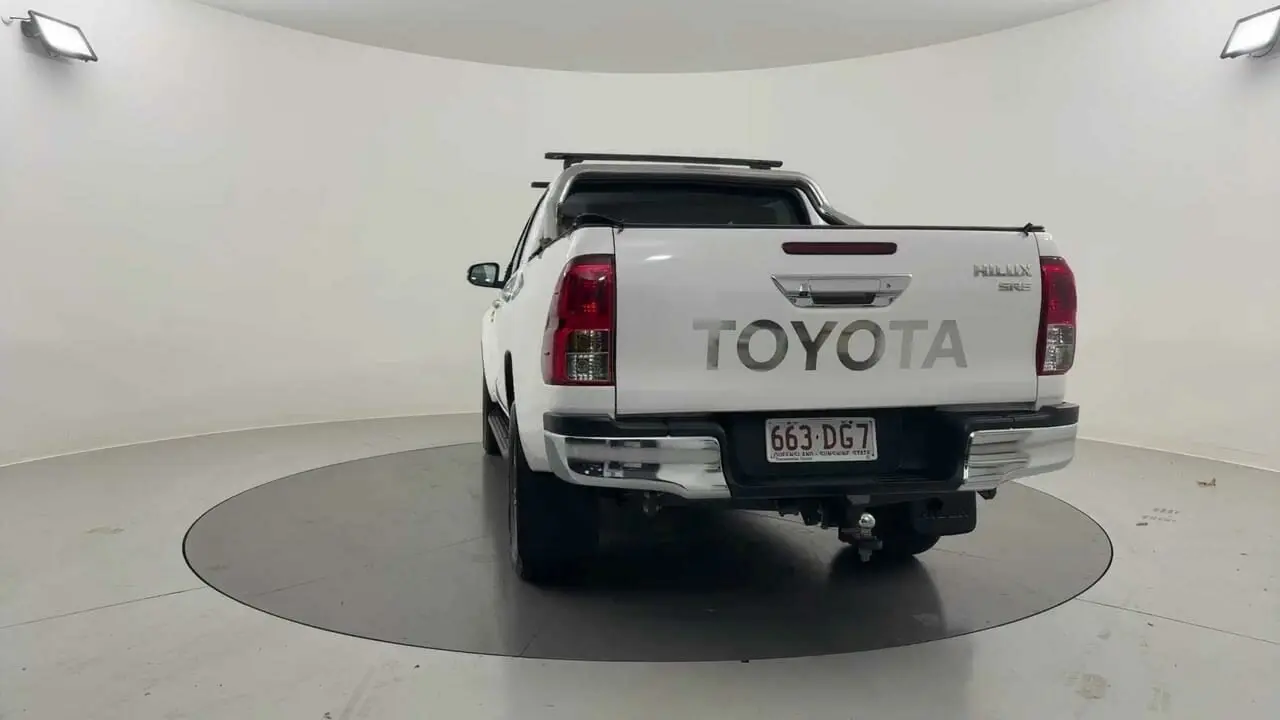 2018 Toyota Hilux Gallery Image 4