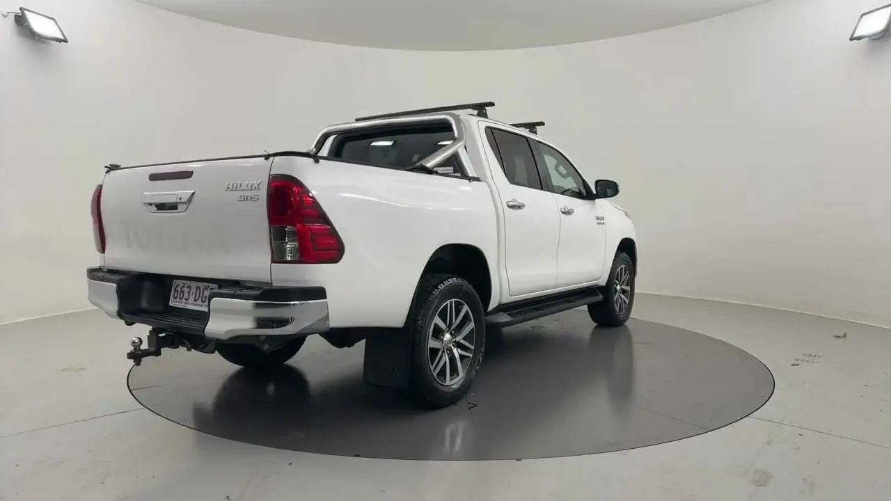 2018 Toyota Hilux Gallery Image 5