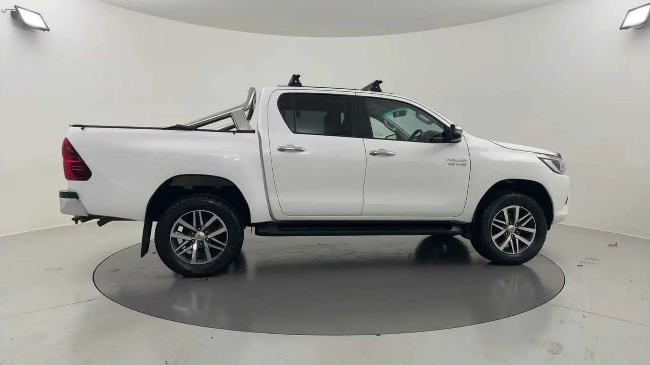 2018 Toyota Hilux Gallery Image 6