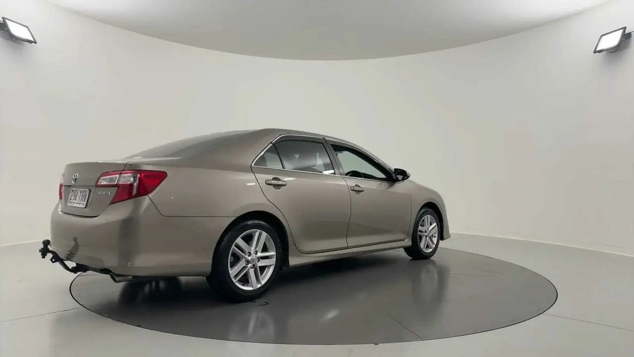 2012 Toyota Camry Gallery Image 5