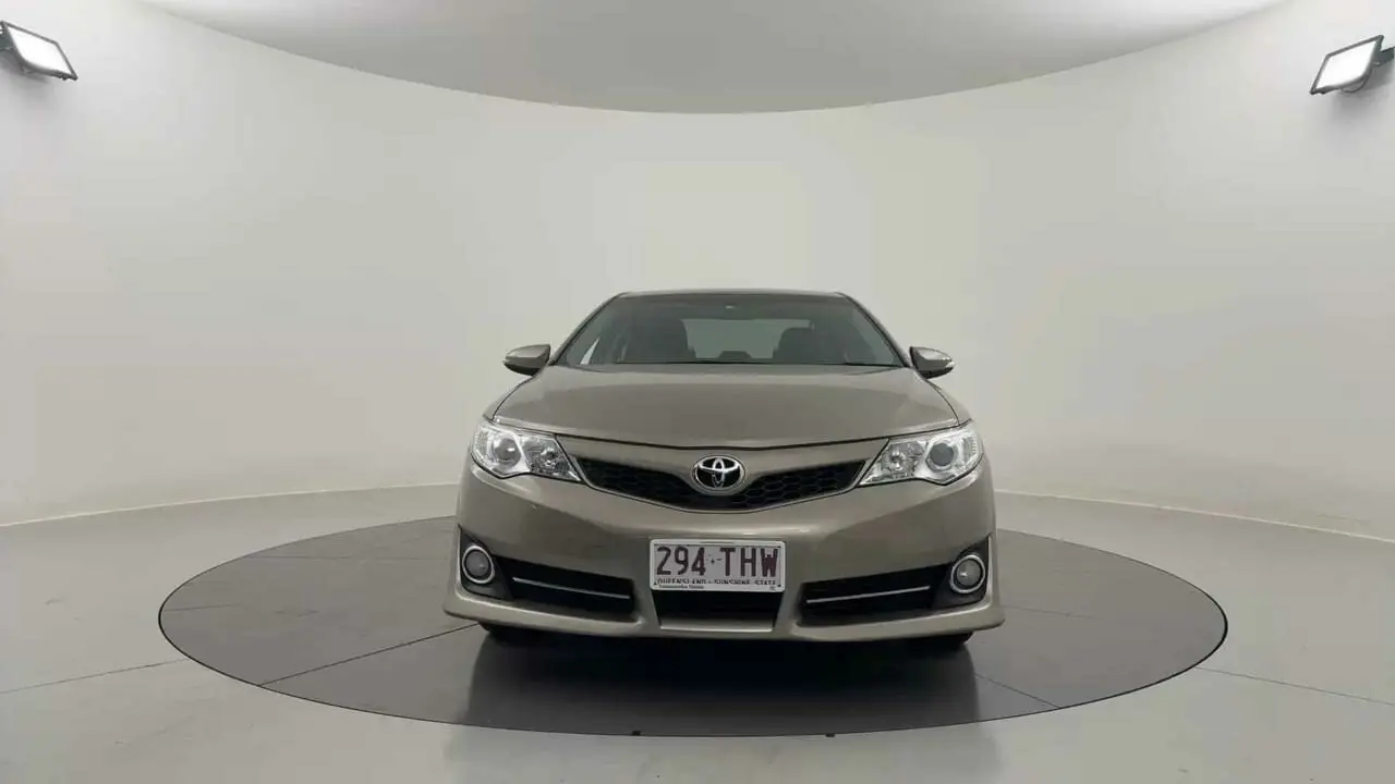 2012 Toyota Camry Gallery Image 8