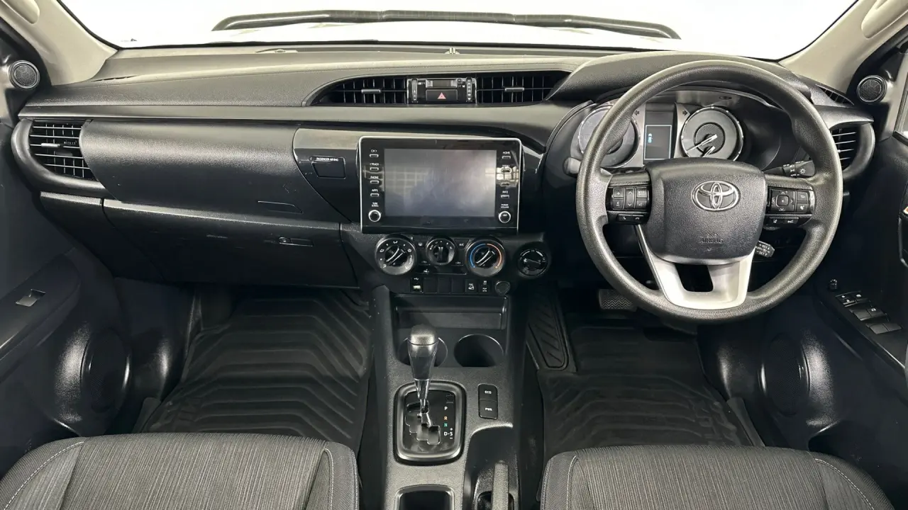2022 Toyota Hilux Gallery Image 12