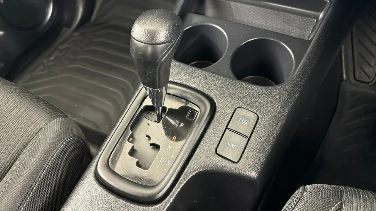 2022 Toyota Hilux Gallery Image 17