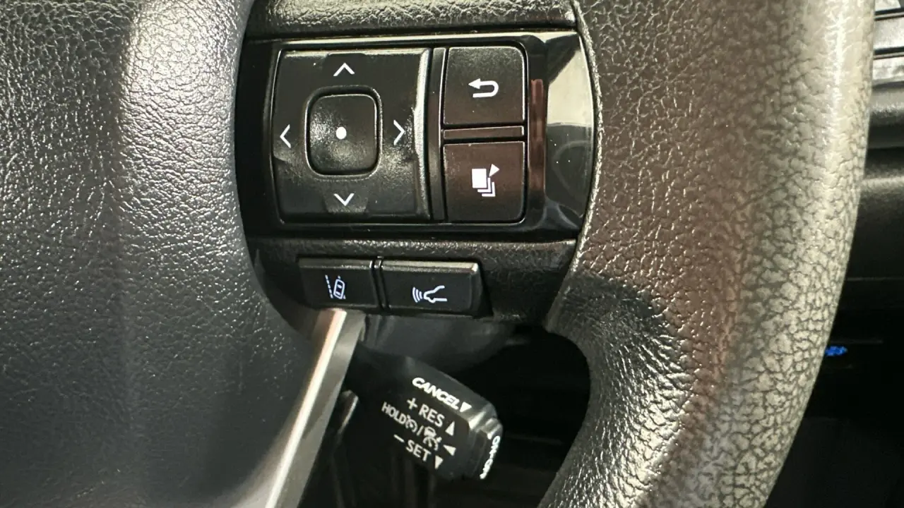 2022 Toyota Hilux Gallery Image 10