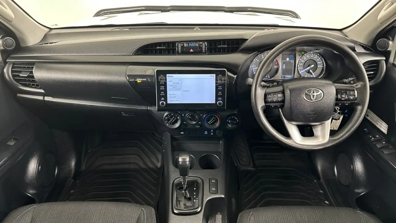 2022 Toyota Hilux Gallery Image 11