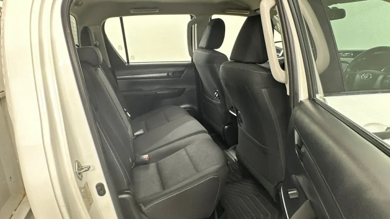 2022 Toyota Hilux Gallery Image 15